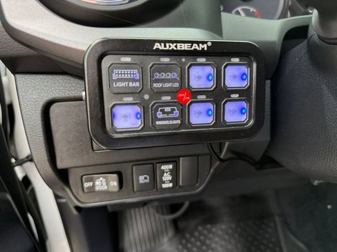 Used 2021 Toyota Tacoma TRD Off-Road AWD/4WD image 22