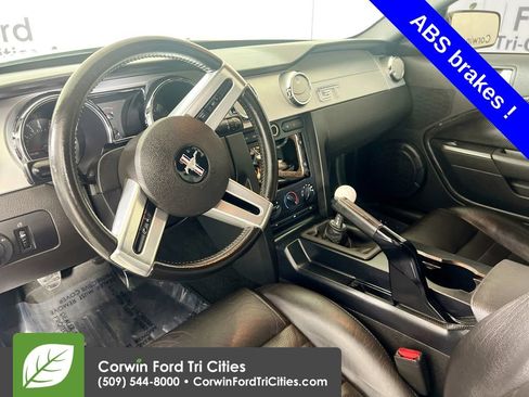 Used 2006 Ford Mustang GT Premium image 3