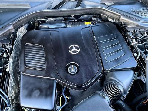 Used 2024 Mercedes-Benz GLC 300 4MATIC image 31