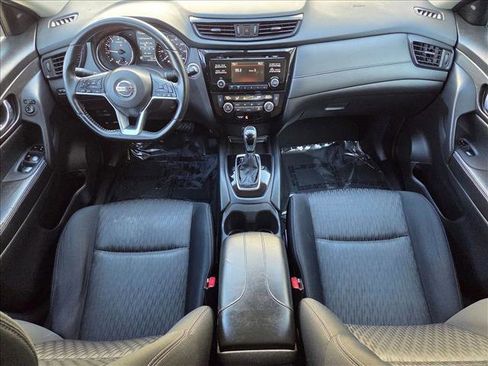 Used 2017 Nissan Rogue SV image 16