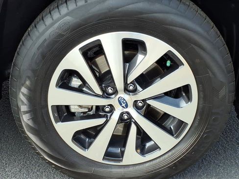 Certified 2025 Subaru Outback Premium w/ Popular Package #1A image 10