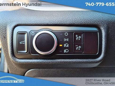 Used 2023 Ford Explorer XLT image 18