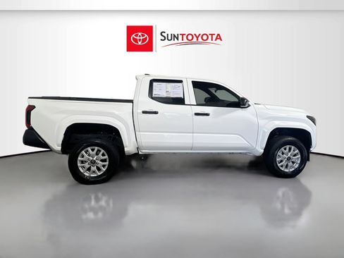 Used 2025 Toyota Tacoma SR image 2