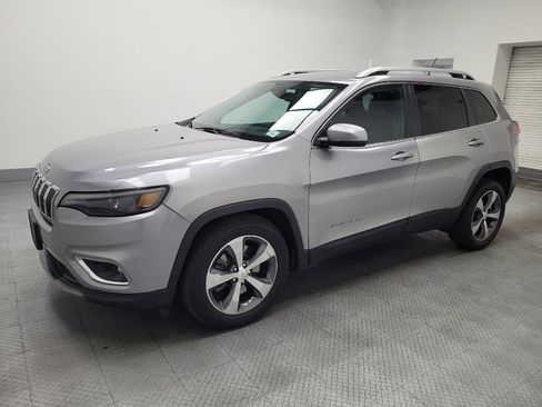Used 2020 Jeep Cherokee Limited image 2