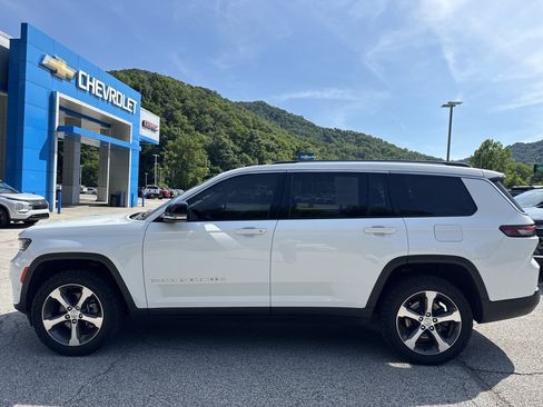 Used 2023 Jeep Grand Cherokee L Limited w/ Luxury Tech Group II AWD/4WD image 9