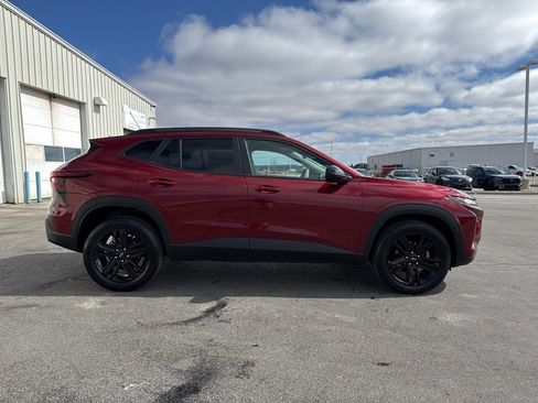 Used 2024 Chevrolet Trax ACTIV w/ Driver Confidence Package image 8