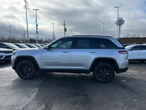 New 2026 Jeep Grand Cherokee Altitude AWD/4WD image 6