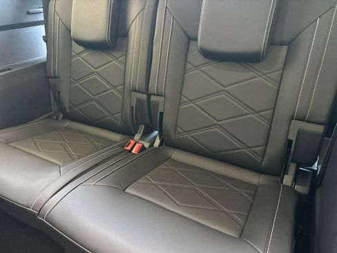 New 2026 Volkswagen Atlas SE FWD image 14