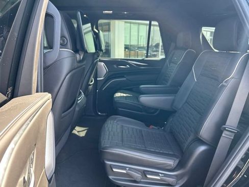 Certified 2024 Cadillac Escalade Sport Platinum w/ LPO, ONYX Package AWD/4WD image 26