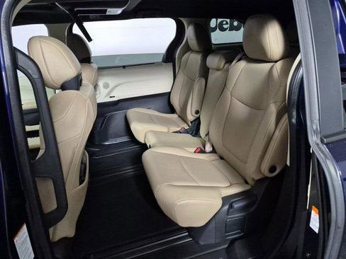 Certified 2023 Toyota Sienna XLE image 21