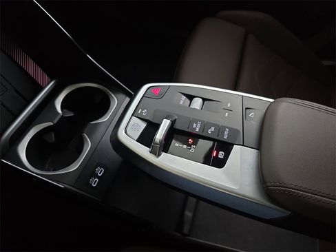 Used 2025 BMW X2 xDrive28i w/ M Sport Package image 27