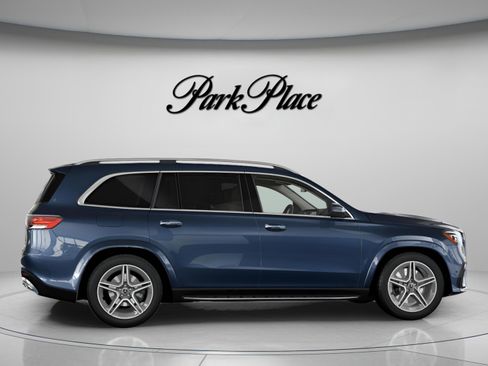 New 2026 Mercedes-Benz GLS 450 4MATIC image 27