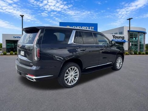 Used 2024 Cadillac Escalade Premium Luxury AWD/4WD image 7