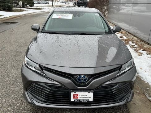 Certified 2020 Toyota Camry LE image 36