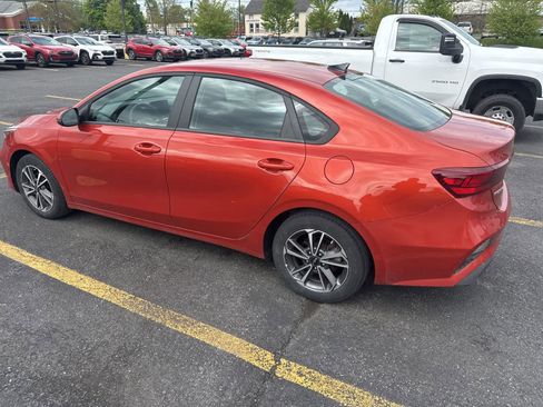 Used 2023 Kia Forte LXS w/ LXS Technology Package FWD image 2
