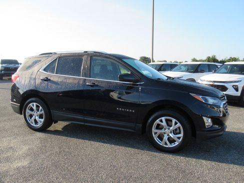 Used 2020 Chevrolet Equinox LT FWD image 2