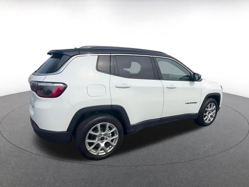 Used 2025 Jeep Compass Limited image 14