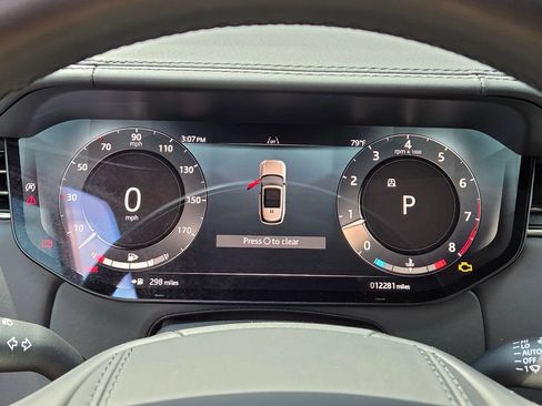 Used 2025 Land Rover Range Rover Autobiography AWD/4WD image 9