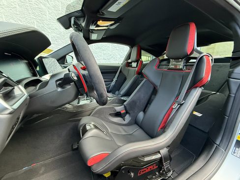 Used 2023 BMW M4 CSL image 12