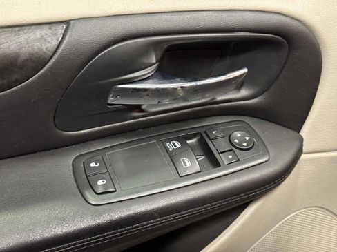 Used 2014 Dodge Grand Caravan American Value Package image 17