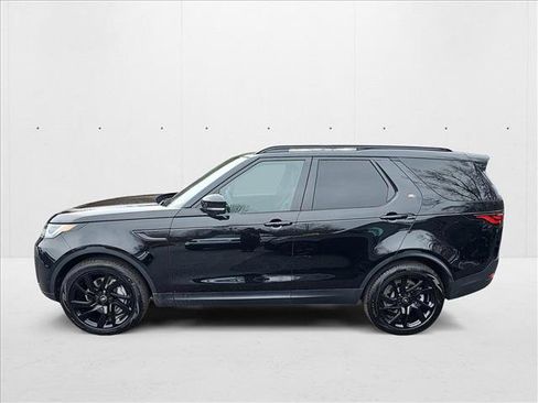 New 2025 Land Rover Discovery S image 8