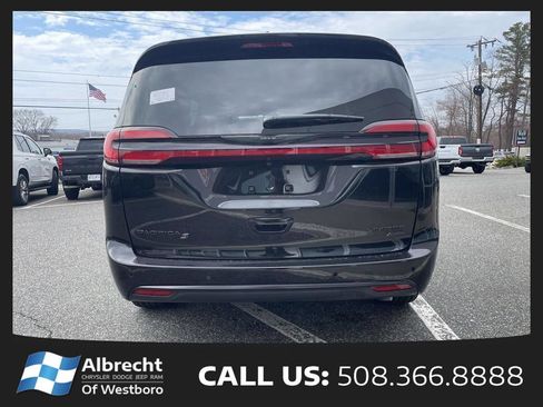 New 2026 Chrysler Pacifica Limited w/ S Appearance Package AWD/4WD image 4