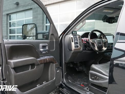 Used 2015 GMC Sierra 2500 Denali w/ Duramax Plus Package image 21