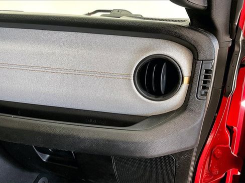 Used 2024 Jeep Wrangler Unlimited w/ Convenience Group image 16