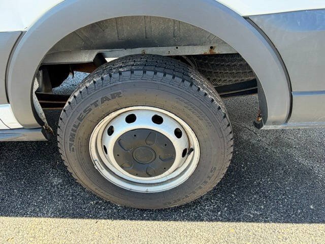 Used 2018 Ford Transit 250 130 Low Roof RWD image 17