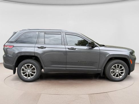 Used 2026 Jeep Grand Cherokee Limited AWD/4WD image 6