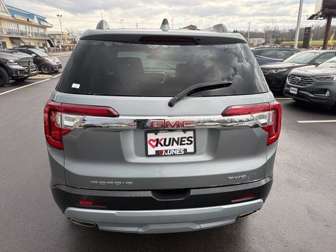 Used 2023 GMC Acadia SLT AWD/4WD image 9