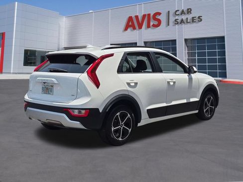 Used 2025 Kia Niro LX FWD image 6