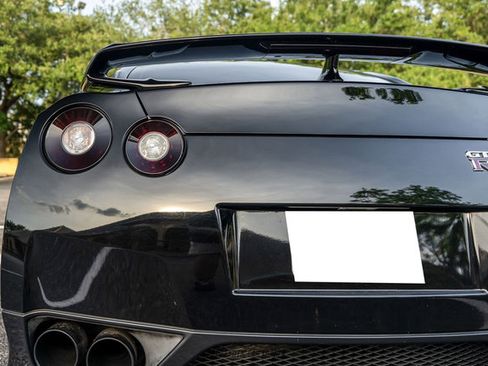 Used 2010 Nissan GT-R Premium AWD/4WD image 95