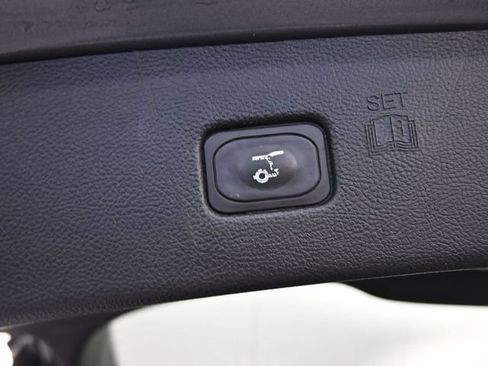 Used 2023 Ford Edge Titanium AWD/4WD image 9