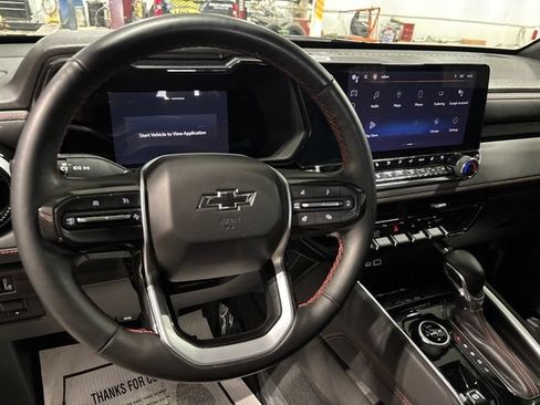 Used 2023 Chevrolet Colorado Z71 w/ Z71 Convenience Package 2 AWD/4WD image 19
