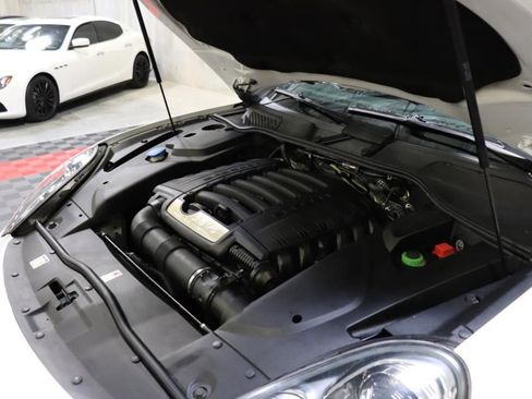 Used 2018 Porsche Cayenne Platinum Edition w/ Premium Package image 85