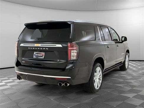 Used 2024 Chevrolet Suburban High Country w/ Premium Package image 3