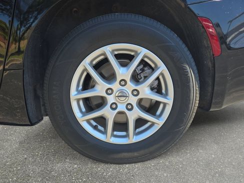 Used 2024 Chrysler Pacifica Touring-L FWD image 29