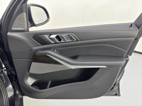 Used 2024 BMW X5 sDrive40i w/ Premium Package image 48