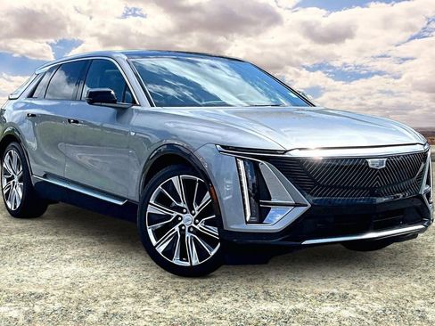 Certified 2025 Cadillac Lyriq Luxury w/ LPO, Floor Liner Package AWD/4WD image 1