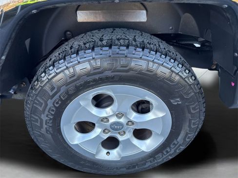 Used 2015 Jeep Wrangler Unlimited Sahara w/ Dual Top Group image 38