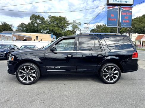 Used 2016 Lincoln Navigator Reserve image 9