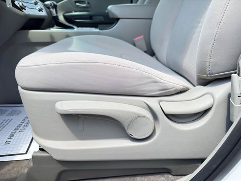 Used 2019 Kia Sedona L FWD image 15