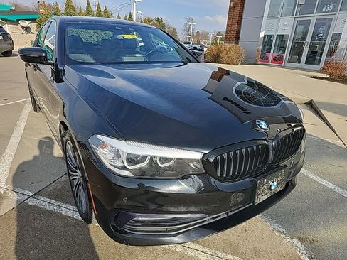 Used 2018 BMW 530i xDrive w/ Premium Package image 4