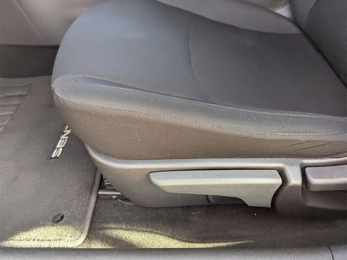 Used 2024 Nissan Sentra S image 30