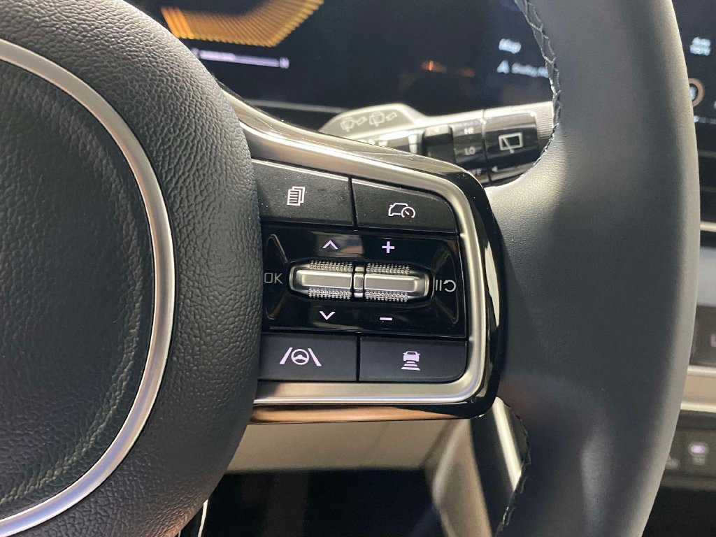 New 2026 Kia Carnival EX FWD image 22