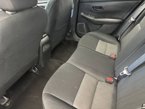 Used 2024 Nissan Sentra SV FWD image 11