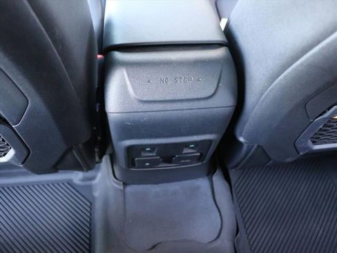 Used 2023 Ford Bronco Badlands image 17