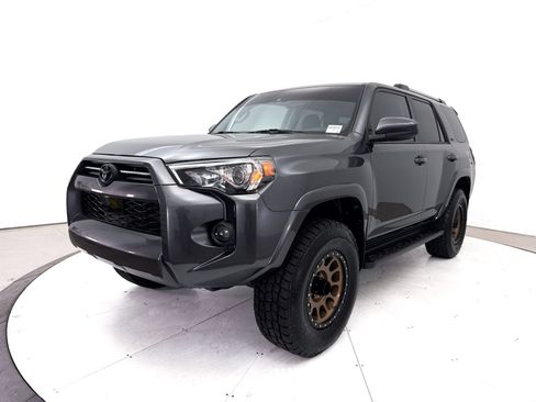 Used 2020 Toyota 4Runner SR5 AWD/4WD image 12