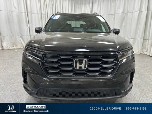 Certified 2025 Honda Pilot Sport image 3